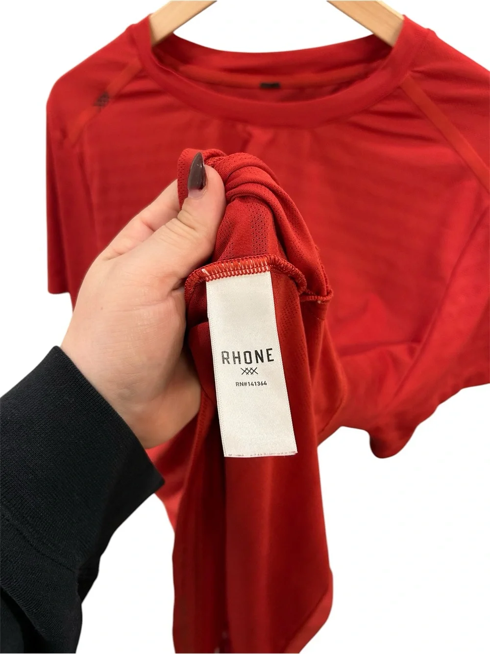 Rhone Performance Training Shirt – Size Large